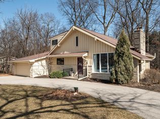 W305N6634 Beaver View Rd, Hartland, WI 53029