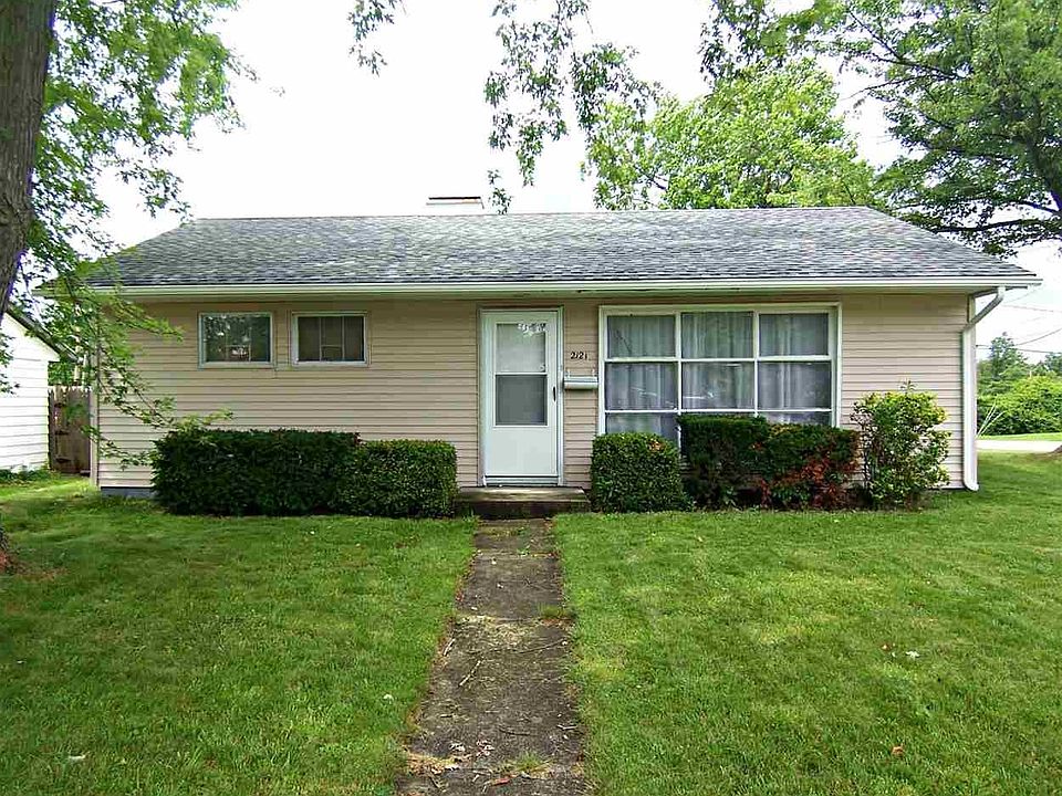 2121 Hazelwood Avenue, Fort Wayne, IN 46805