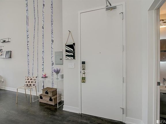 3rd image of 281 Clara St Unit 8