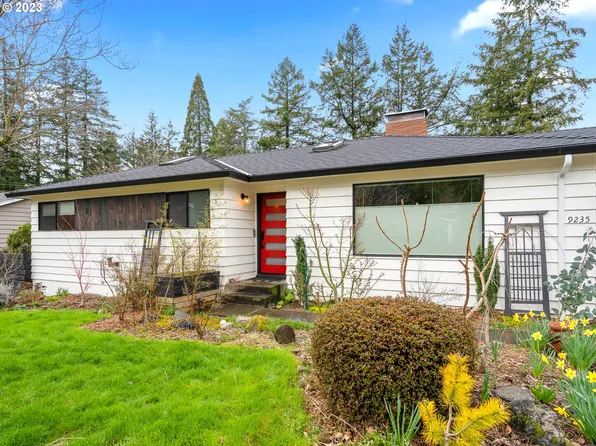 9235 NW Stark Ct, Portland, OR 97229