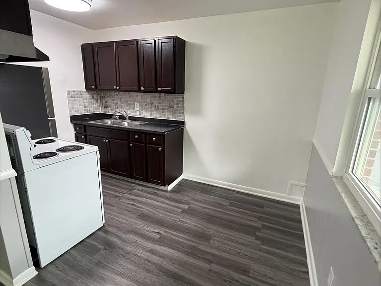 308 Kenbrook Dr — Photo 4