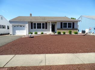 7 Duxbury Rd, Toms River, NJ 08757