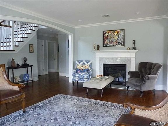 5th image of 336 De Mott Ave