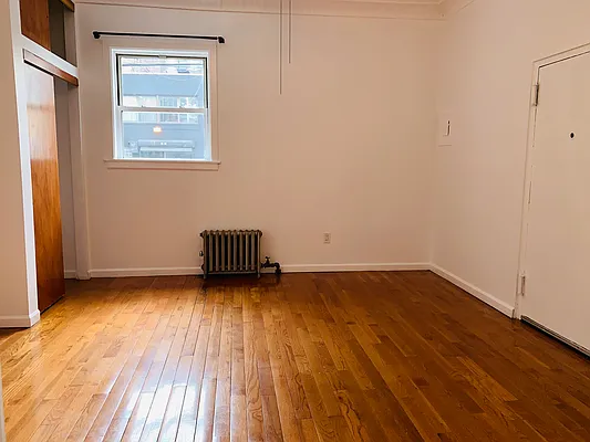 Rented by Thermos Realty & Management Inc | media 16