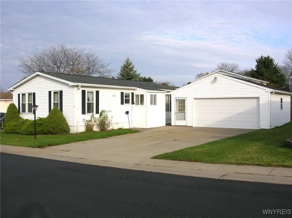 70 Wesley Dr, Akron, NY 14001