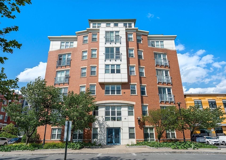1st image of 113 Sumner St #23