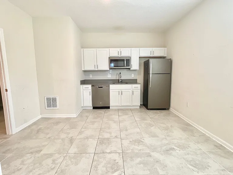 4424 Blackbird St — Photo 23