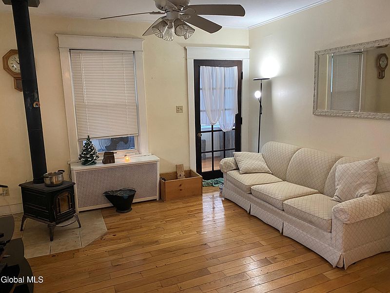 3rd image of 1146 Dean Street