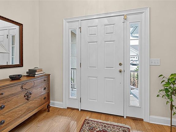 3rd image of 118 Village Creek Way