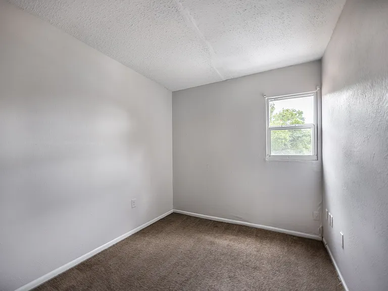 914 SW 8th Ave #11 — Photo 12