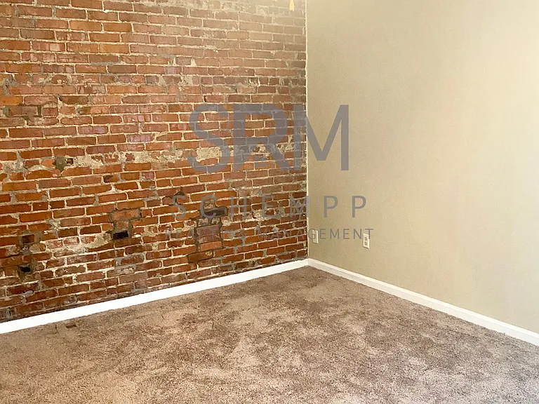 807-809 E. Maple St — Photo 12