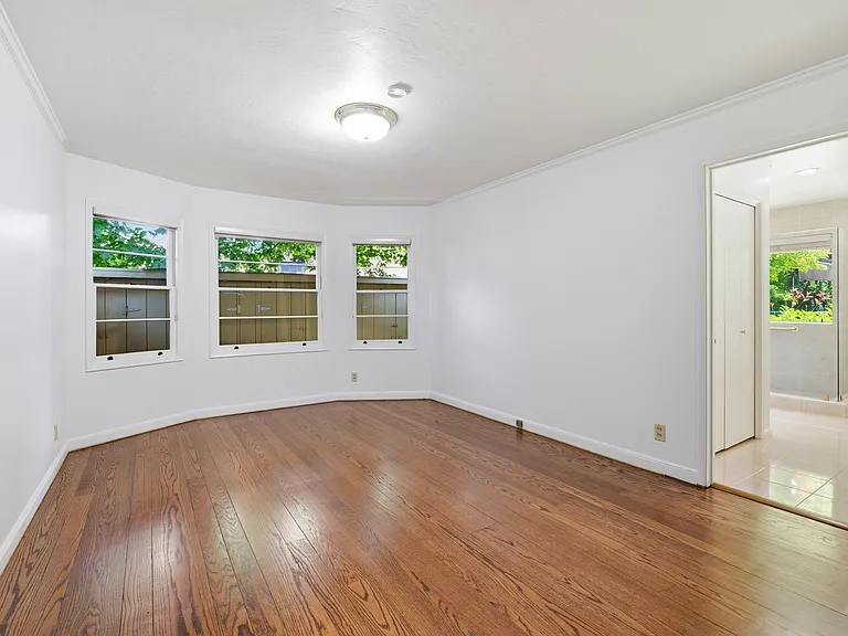 1825 White Oak Dr — Photo 18