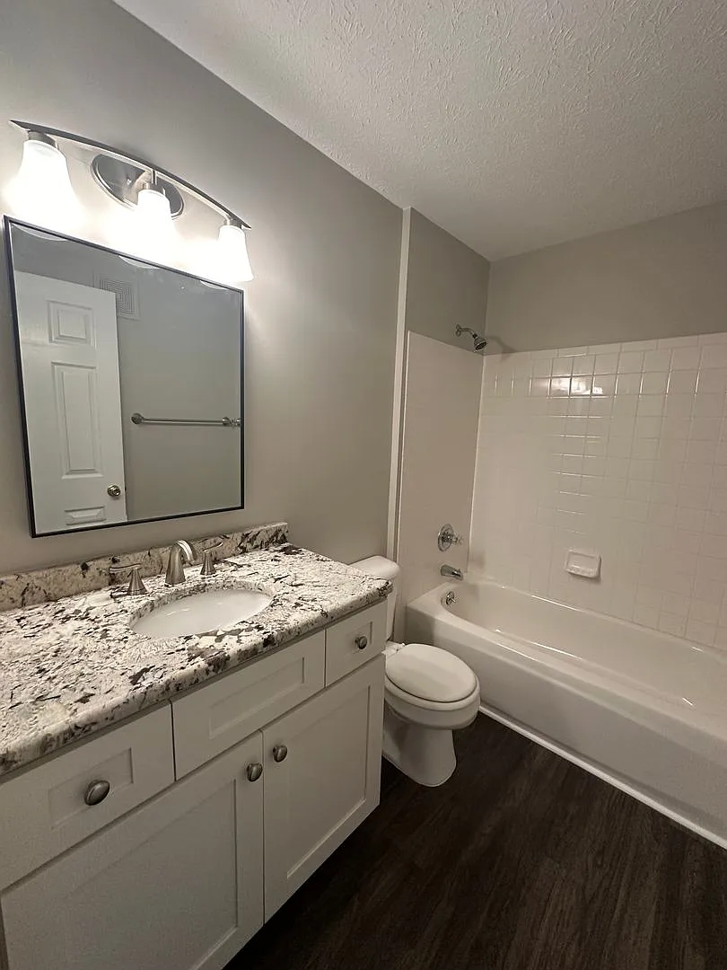 Worthington Glen Condo For Rent - 2BR/2BA with Garage and Bonus Room! — Photo 3