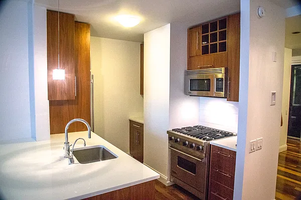 Sold by LG Fairmont Group | media 11