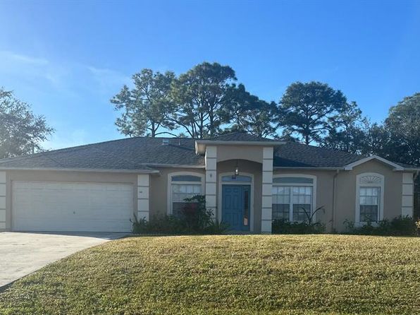 158 SW Essex Dr