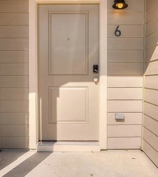 1419 Avenue N #2 — Photo 4