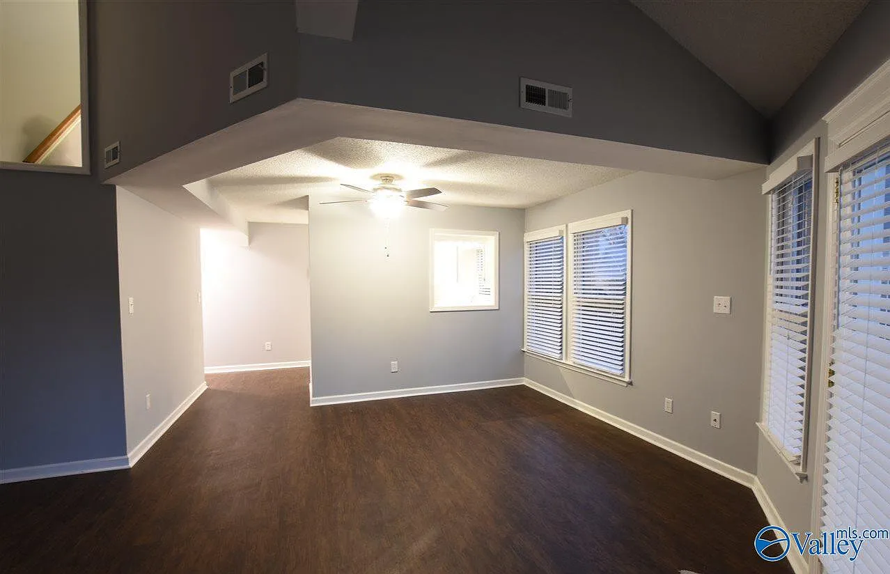 3 bed, 2.5 bath, 1700 sqft, $1,700 — Photo 4