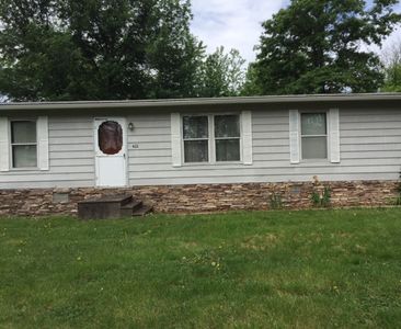 401 Orchard Ave, Ina, IL, 62846