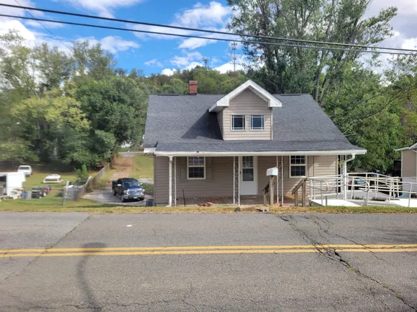 616 Newbern Rd, Pulaski, VA 24301
