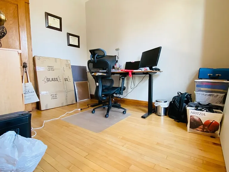 1046 N Oakley Blvd #2 — Photo 7