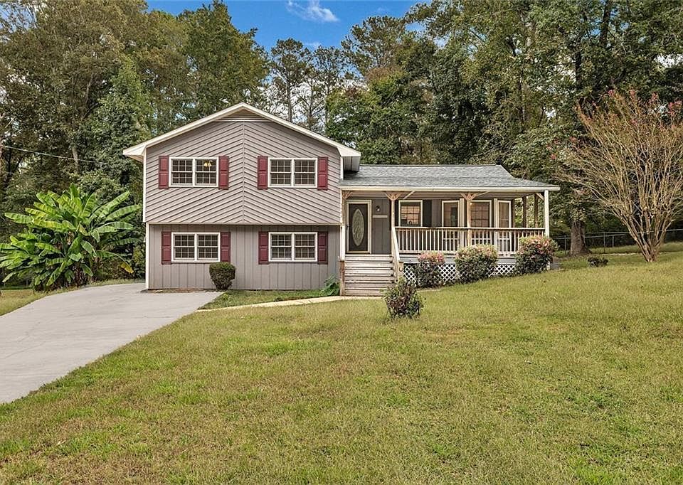 1st image of 3989 Woodland Cir SE