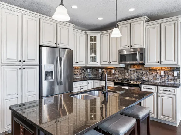 8411 Larch Ln N, Maple Grove, MN 55369