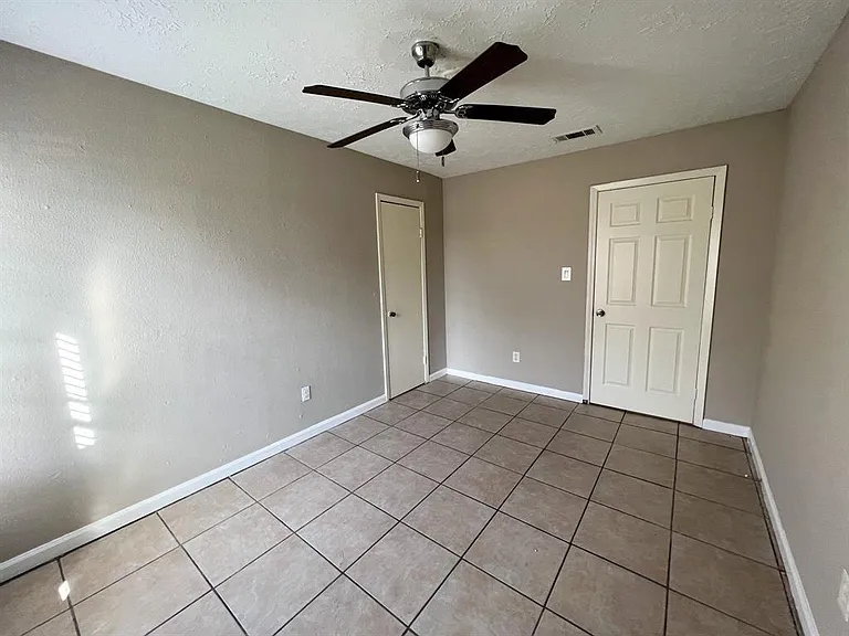 6736 W Fuqua Dr — Photo 23
