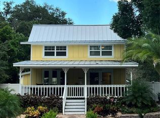 810 N Tremain St, Mount Dora, FL 32757