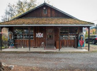 660 N 5th St, Jacksonville, OR