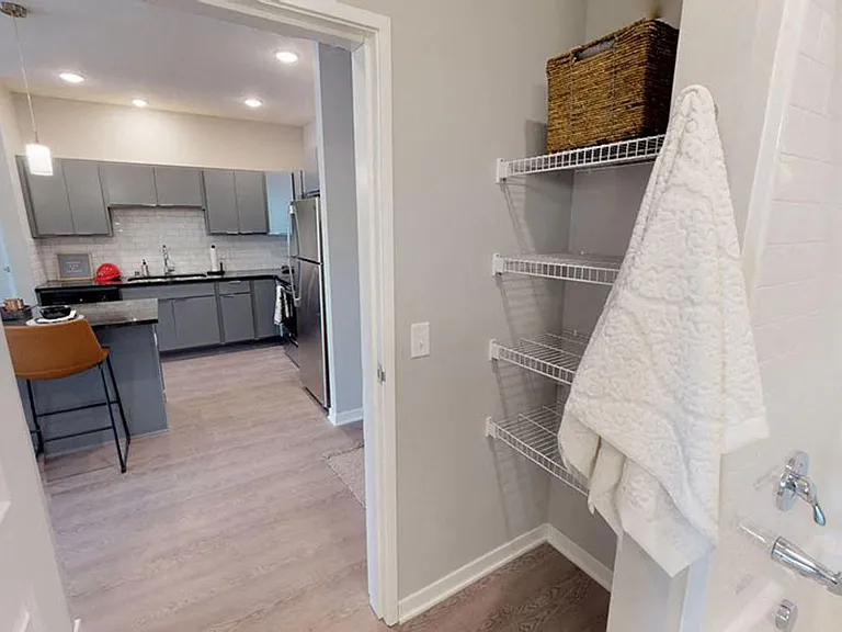 Maven Apartments — Photo 15