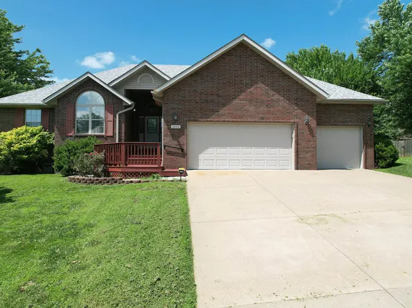 1111 E Robin Street, Ozark, MO 65721