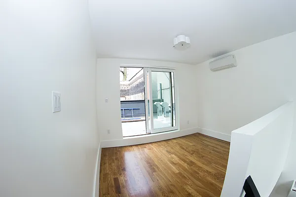 Rented by Cyberapts Management | media 8