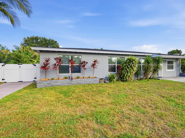 434 Australian Circle, Lake Park, FL 33403