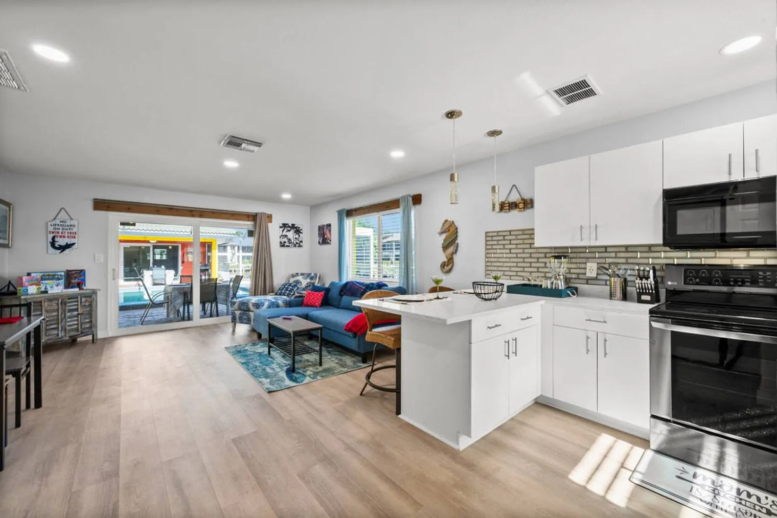 2 bed, 2.0 bath, 1001 sqft, $2,929 — Photo 3