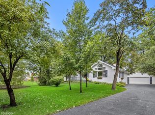 15W668 82nd St, Burr Ridge, IL 60527