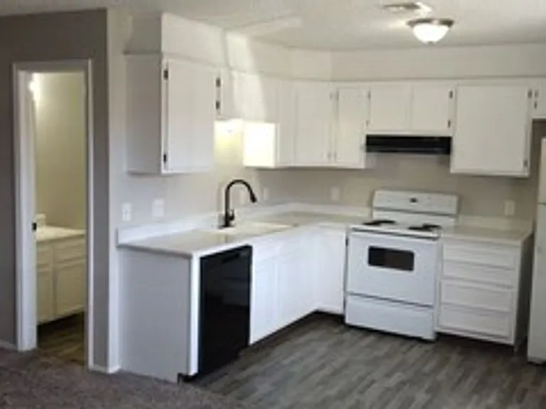 Serenity Ridge Apartments — Photo 7