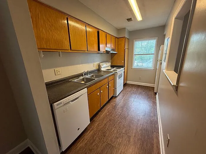 2504 Avent Ferry Rd — Photo 10