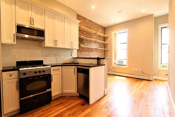 Rented by Home Solutions Real Estate Group | media 21