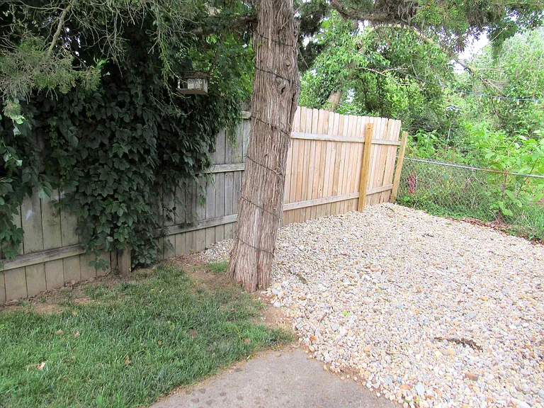 3645 S Rogers St — Photo 19