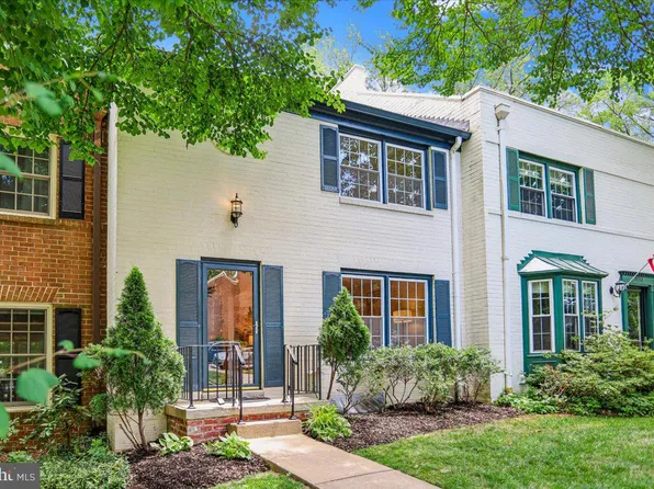 1851 Wainwright Dr, Reston, VA 20190