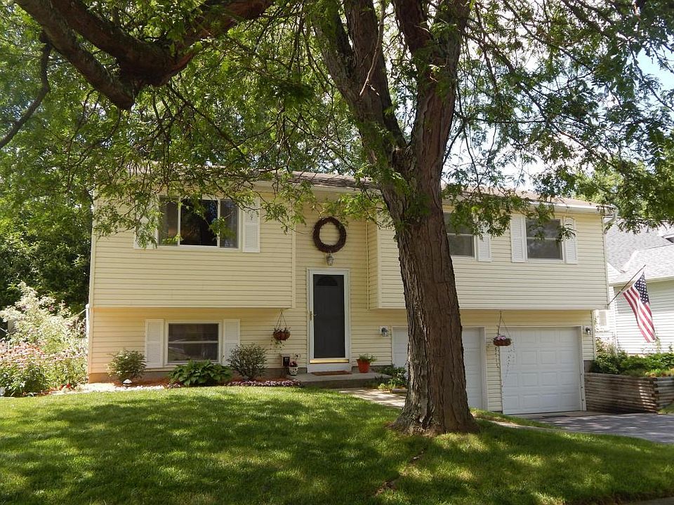 1st image of 1233 Carlyle Dr