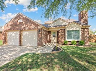 2621 Bayberry Ln, Euless, TX 76039
