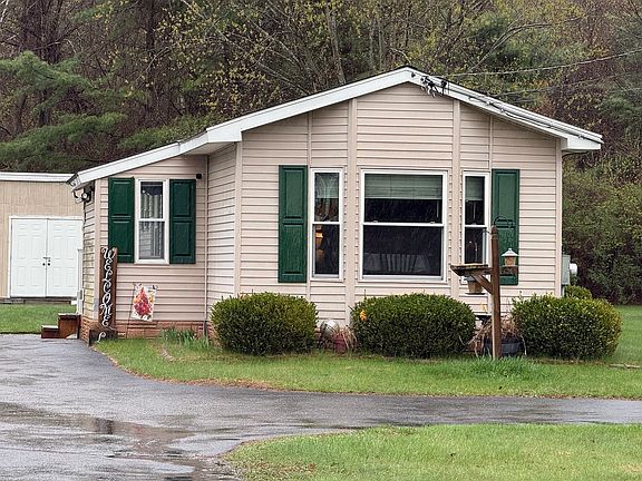 2nd image of 414 Palmer Rd