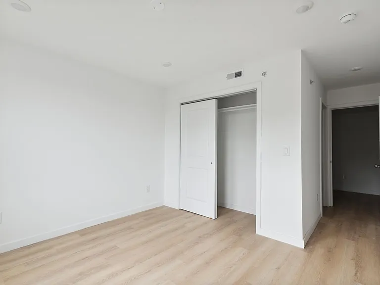 5102 Arch St — Photo 8