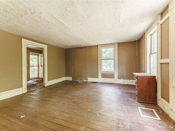 24th image of 17156 Ladue Rd
