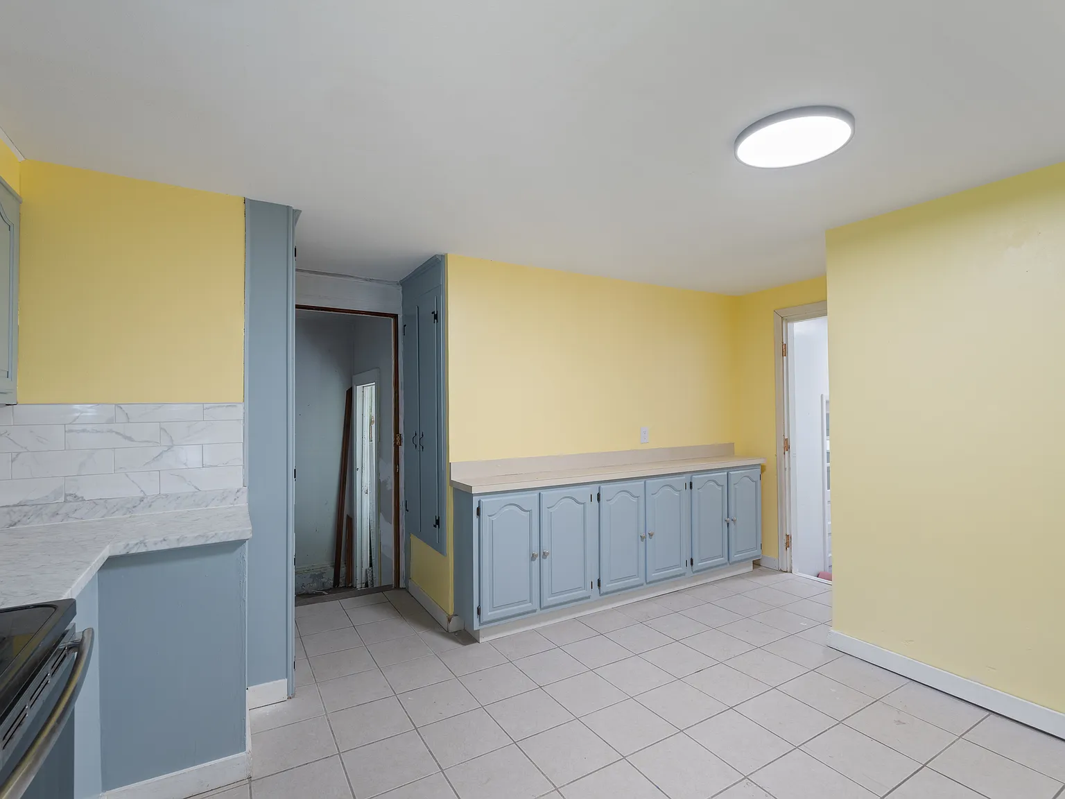 3 bed, 1250 sqft, $2,500 — Photo 3