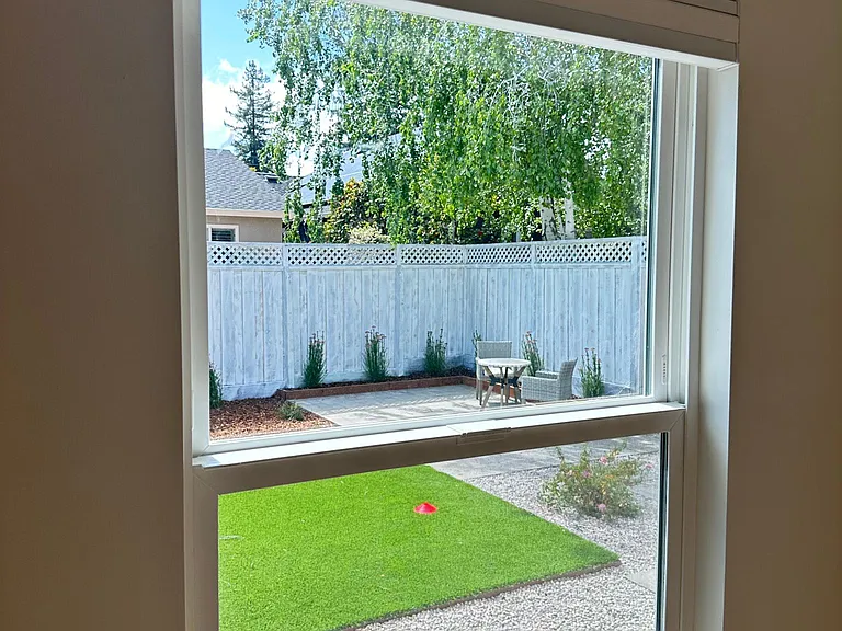 1376 Geneva Ave — Photo 12