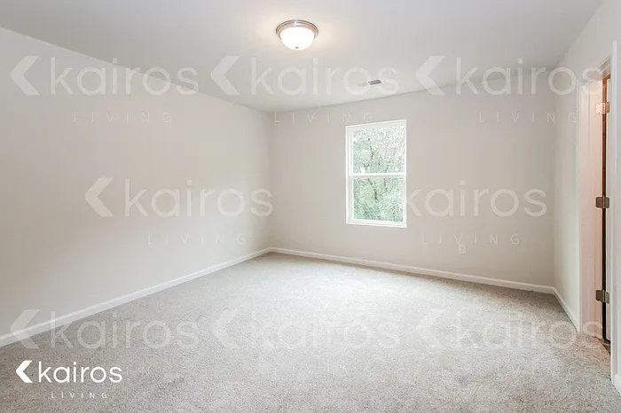 266 Christopher Street Ext — Photo 9