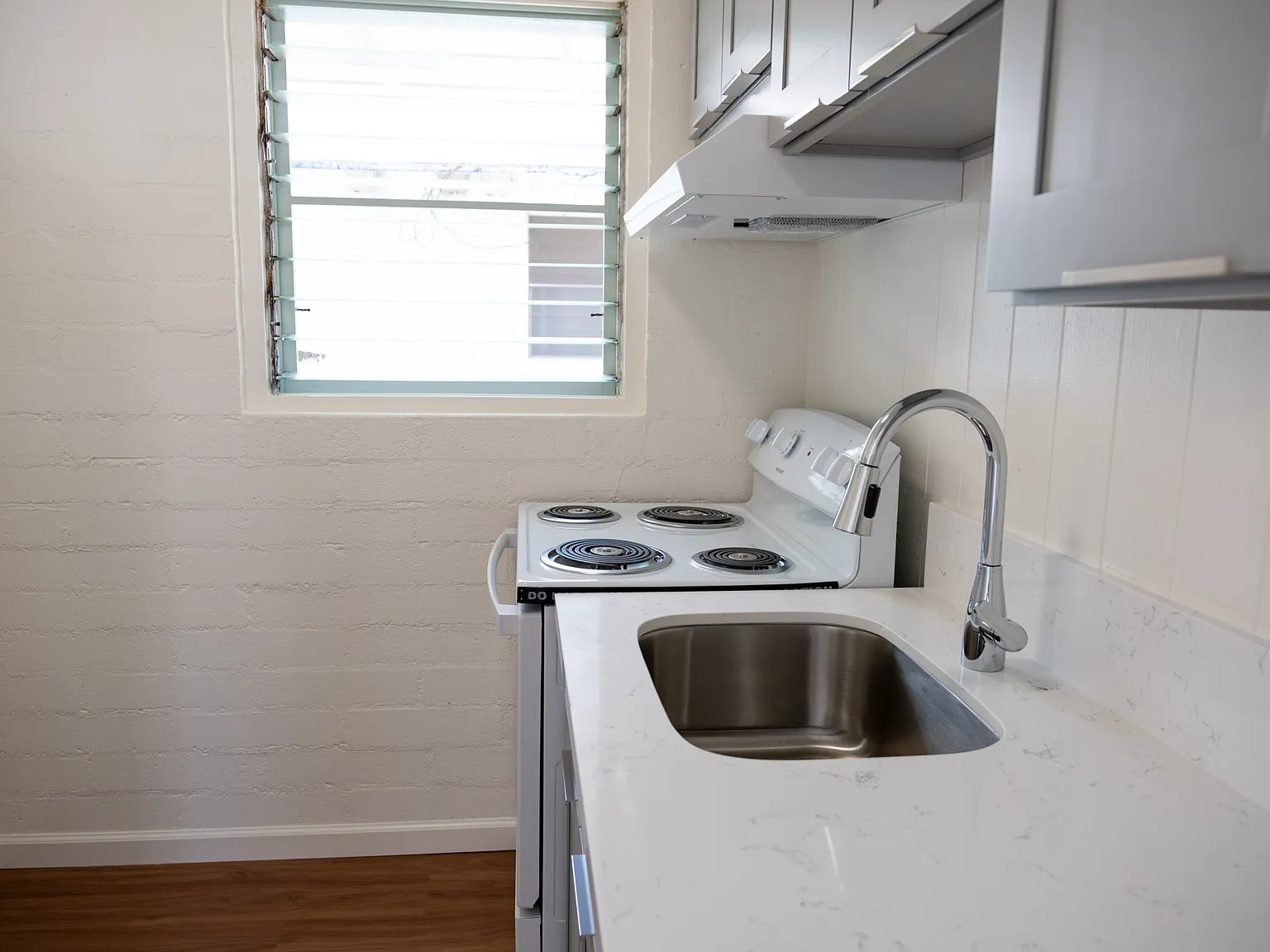 Studio, 300 sqft, $1,300 — Photo 4