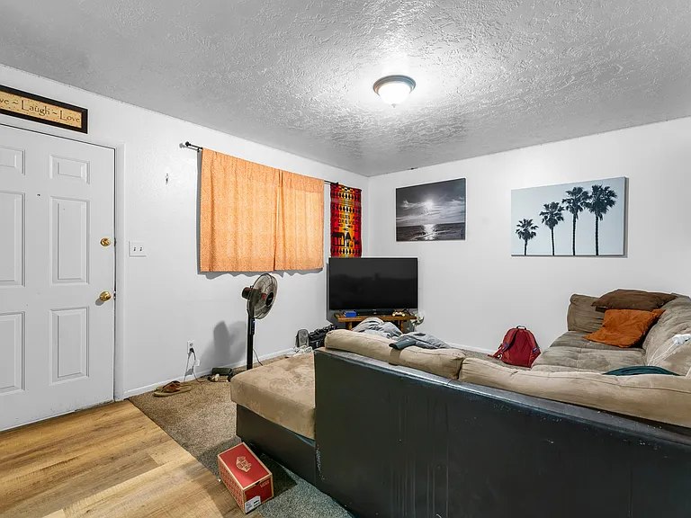 442 N 500 E #9 — Photo 5